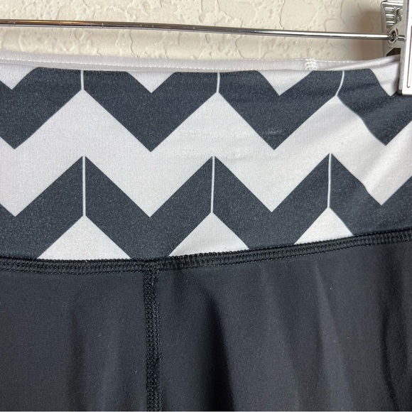 Lululemon Run For Your Life Crop Leggings Chevron - Picture 6 of 15